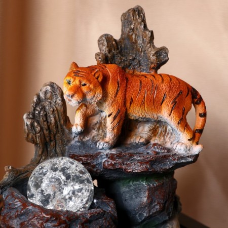 Tiger Tiger fountain 16x20x25 cm (with backlight)-1