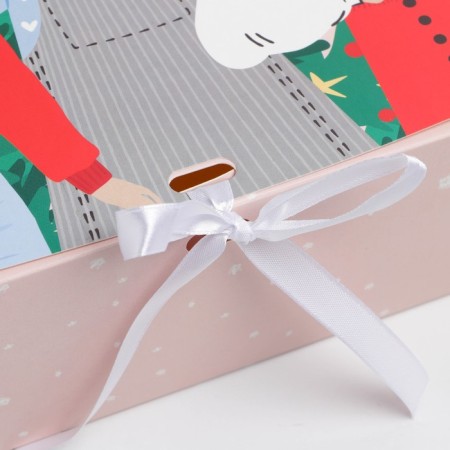 Folding Gift Box "Girlfriends", 31 x 24.5 x 9 cm, New Year-2
