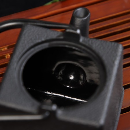 The teapot is a cast -iron shade “Boken. Ethno ", 700 ml, with sieve, with enameled coating, black color-2