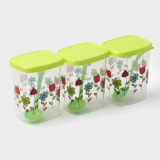 A set of cans for bulk dilapers 