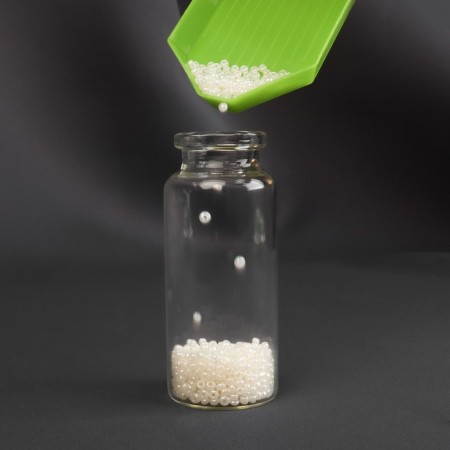 Organizer-lobby for beads and rhinestones, 4.8 × 9 cm, 4 pcs on a stand, green color/transparent-4