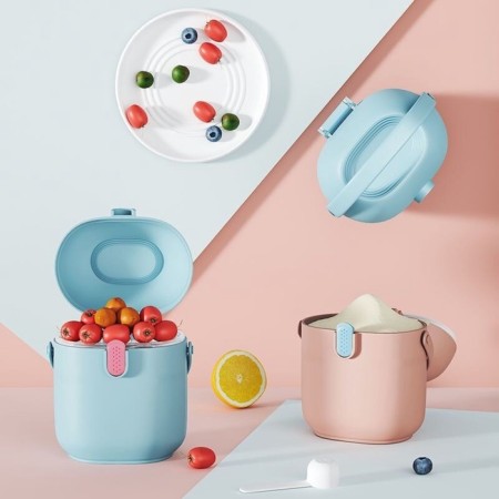 Container for storage of baby food 450 ml., With a spoon, color peach-9