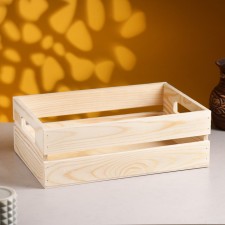 Box for linen made of wood