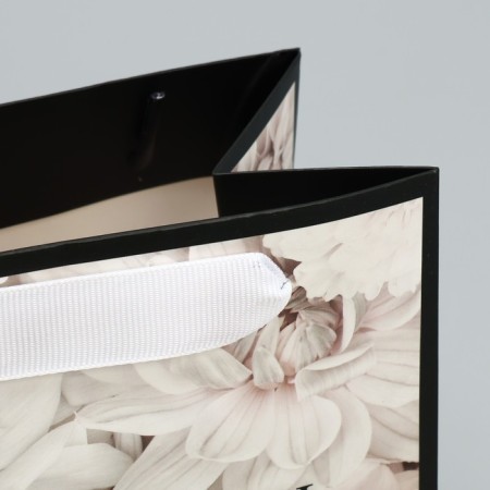 Gift laminated square, packaging, “beauty inside”, 14 x 14 x 9 cm-5