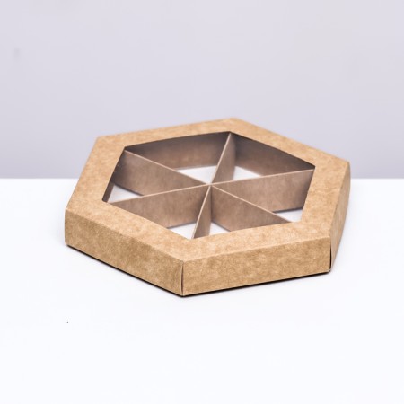 Menzhitsa Kraft, 18.5 x 18.5 x 2.5 cm