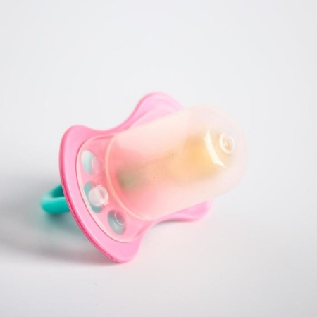 Latex anatomical “Favorite” nipple, with a cap, from 0 months., Mix color-4