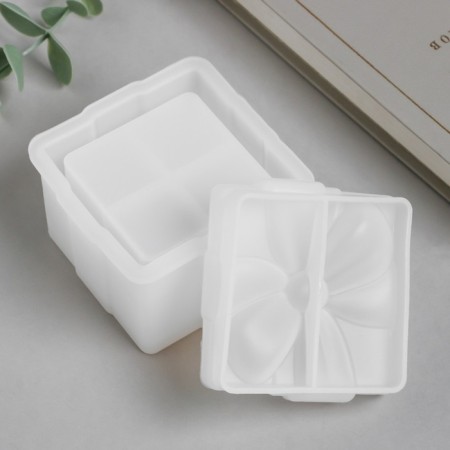 Mold Silicon "Casket - rectangular bow" with a lid of 7.7x7.6x6.6 cm-1