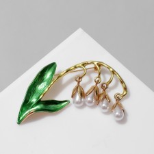 Brooch 