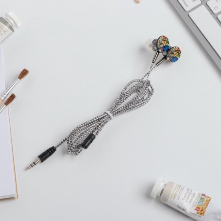 Set of headphones are vacuum and pops “not from this world”, 13.5 x 6 cm-3