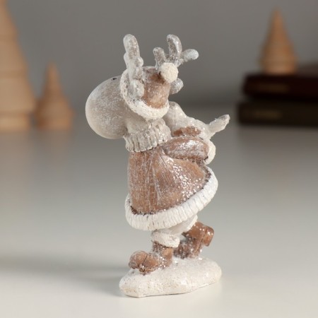 Polystone souvenir "Broken elk with a bird" 5.5x4.5x10 cm-2