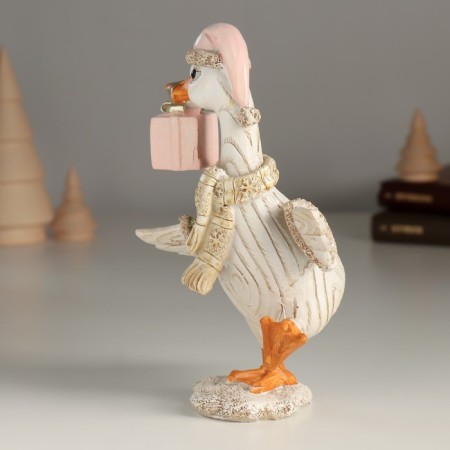 Souvenir Polystone "Goose in a scarf and hat with a gift" 10x9.5x16 cm-3