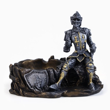 An ashtray "Knight-crossbreak", 11x8.3x12.5 cm-1