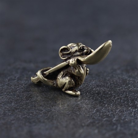Koshelki souvenir "Mouse with a spoon", brass, amber, 1x2.5x0.3 cm-1