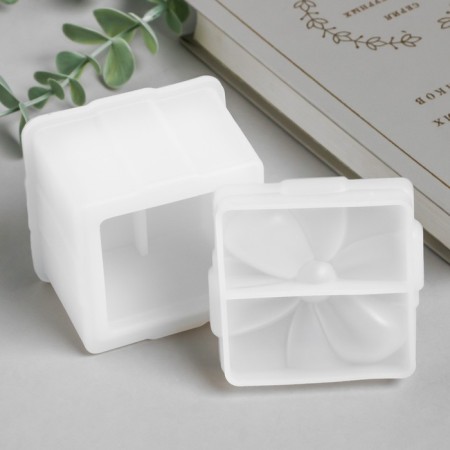 Mold Silicon "Casket - rectangular bow" with a lid of 7.7x7.6x6.6 cm-3