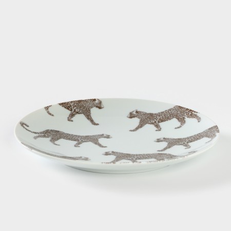 Porcelain plate "Safari. Leopard ", d = 24 cm-1