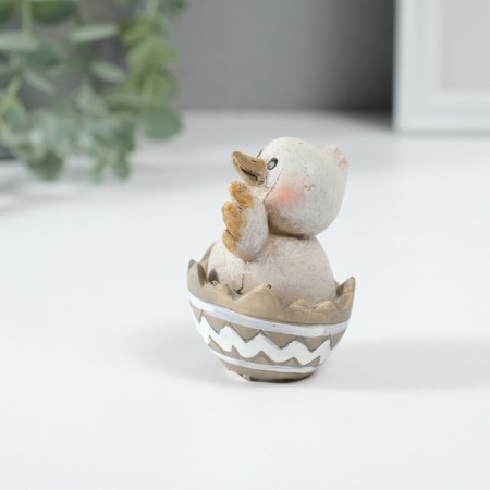 Polystone souvenir "Chicken in a shell" 5x4.5x6.5 cm-1