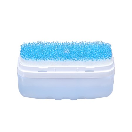 Cleaning spit for sports shoes with a cleansing solution of stroke-3