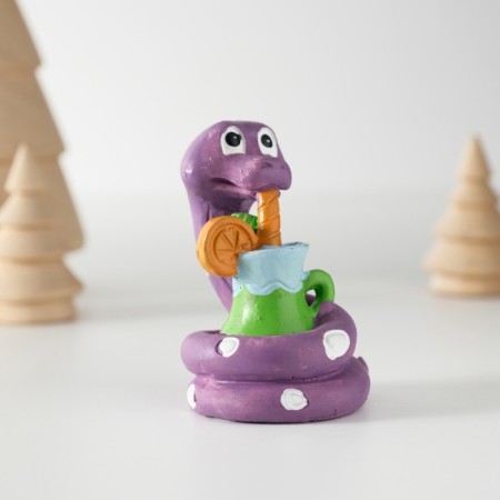 Suvenir Polystone "Snakes with a glass of smoothie" 3.5x6 cm-6