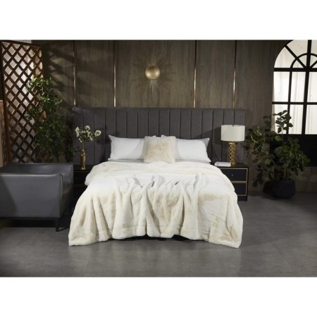 Sofi de Marko “Richard” bedspread, size 210x230 cm, milk color