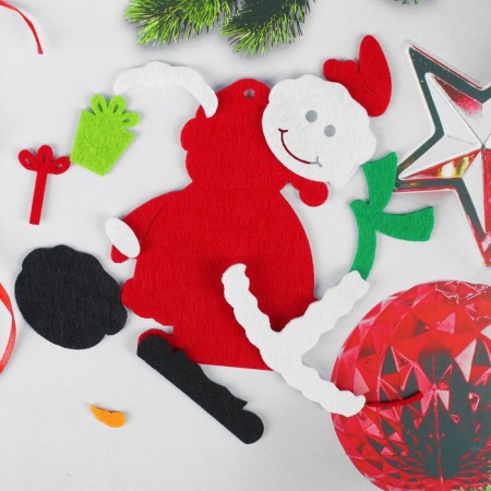 Set for creativity - Create a Christmas tree decoration from a felt "Snowman with a gift"-1