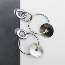 Earrings with mother-of-pearl 