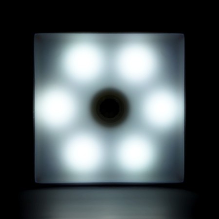 The LED lamp with the engine sensor., Square, 6 LED, 2 W, from BAT. 3*aaa, 6500k, white 942457-1