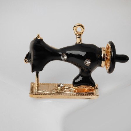 Brooch "Sewing Machine", black color in gold-2