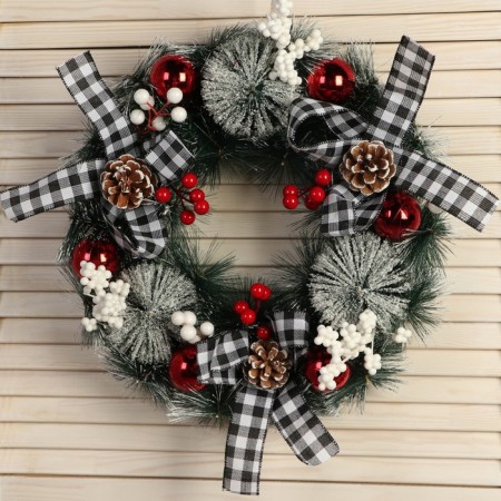 New Year's wreath d- 33 cm "Cozy fairy tale" bows in a cage with cones