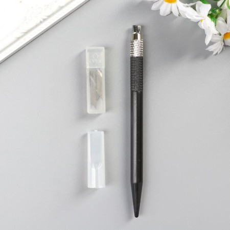 Tool d/creativity Knife (carving) with a cap+ 12 blades (4 mm, 30 degrees) 19.5x5.5 cm