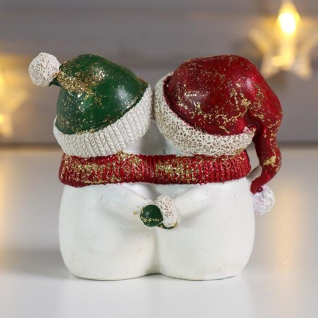 Polystone souvenir "Snowmen in a red cap and a green hat - hugs" 8x5.5x9 cm-2