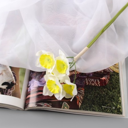 Artificial flowers "Narcissus Lux" Diam.Catka-5cm (6 pieces in a bunch) 30 cm, white-yellow-1