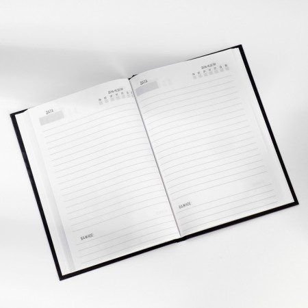 Diary in a gift box. Solid cover A5, 80l "black"-4