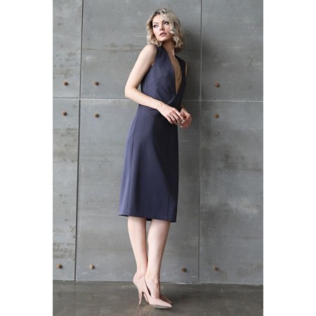 Dress with a deep neckline, size 42-4