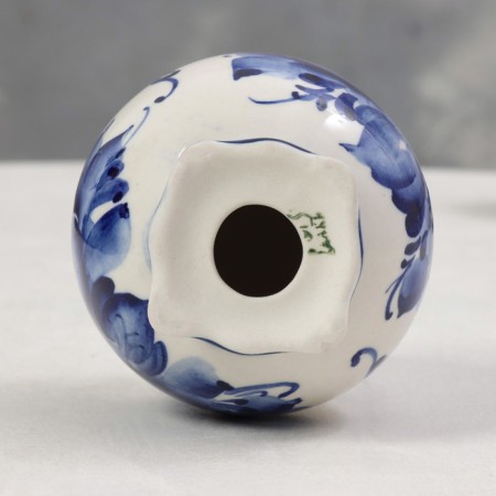 Souvenir "Egg on the legs", gzhel, 10x7 cm-3