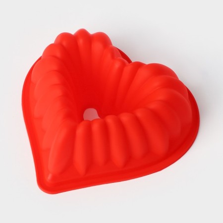 The form for baking the share "Heart. German cupcake ", silicone, 17 × 17 cm, mix color-3