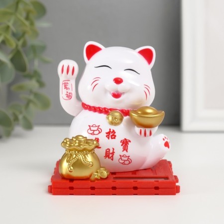Plastic Plastic "White Mani-Neko with an ingot of Yamba" 8x8x8.5 cm