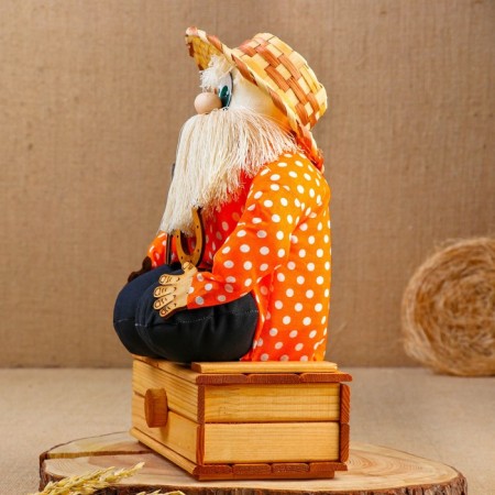 The amulet - Berendey in the hat, sits on the chest, "h = 32 cm, mix-6