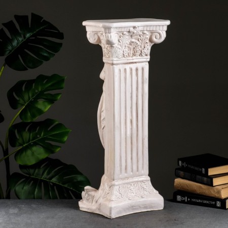 Column "with a girl" aged 65cm-2