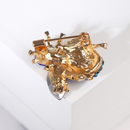 Brooch "Fly", blue color in gold-2