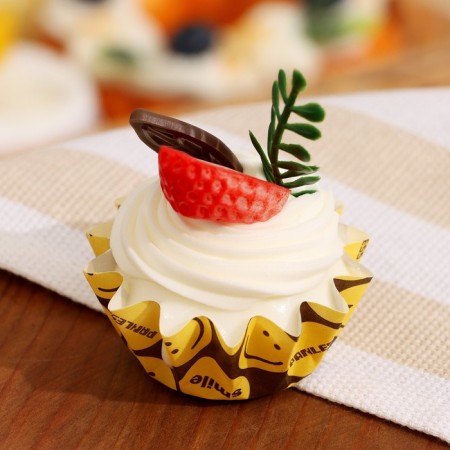 Mulyage - Magnet "Muffin with Strawberry" 5x5x4cm-1