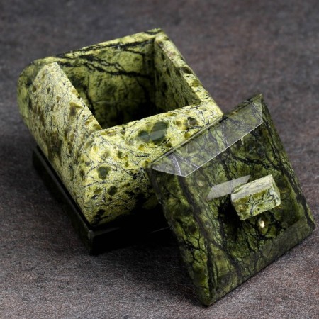 Casket "Small Larchik", 5x5x6 cm, natural stone coil-6