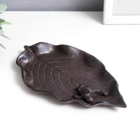 Souvenir cast iron stand "Frog on the sheet" 1x19x11 cm-1