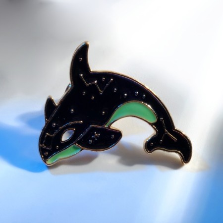 The Broke icon is a constellation, the color is black and green in gold