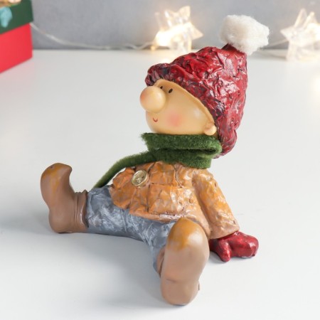 Polystone souvenir "Baby in a red hat and green scarf sits" 12.5x12x12.5 cm-4