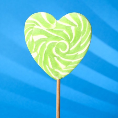 Caramel on a stick ’lolly heart two -color’ 70g green