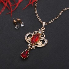 Set 2 objects: earrings, pendant 