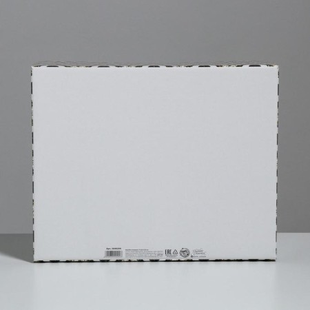 The folding box "Golden Holiday", 31.2 x 25.6 x 16.1 cm, New Year-4