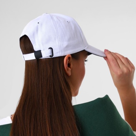 The cap is monophonic, the color is white, x/b-9