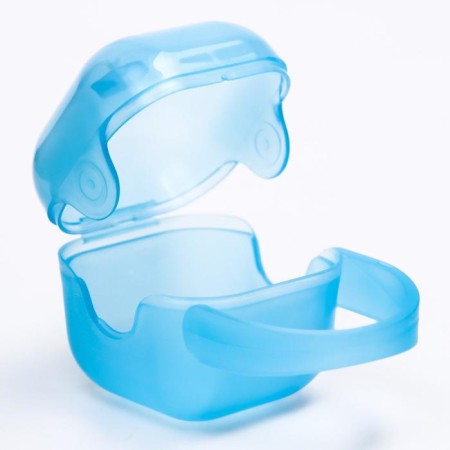 A container for storing and sterilizing the nipple and dummies "Penguin"-2