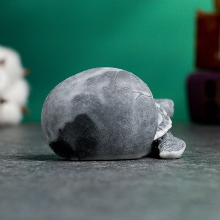 Figure "Birth of a turtle" 3.8cm-3